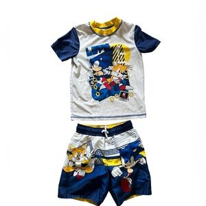 Sonic the Hedgehog 2-Piece Rash Guard and Swim Trunks Set | Size 5